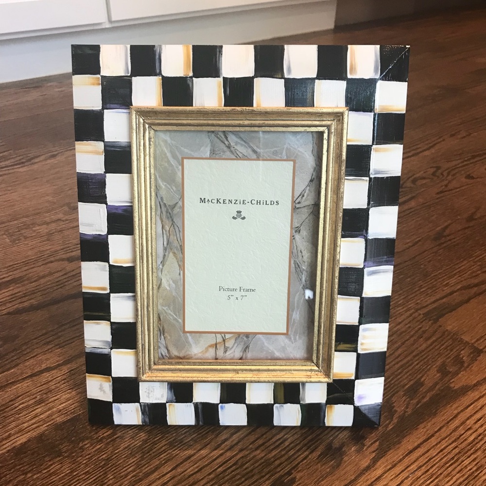 Courtly Check Enamel Frame 5”x 7”